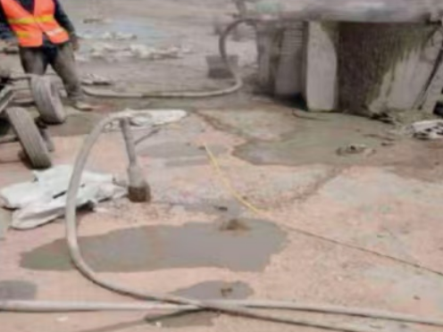 海州水泥混凝土路面板底注浆技术 路面脱空注浆整治方案